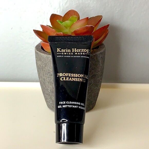 Karin Herzog Professional Cleansing Gel - Picture 1 of 5